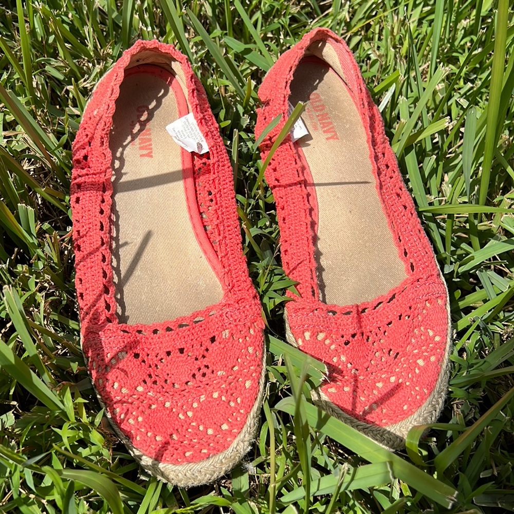 Crocheted coral flats